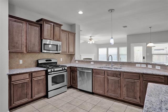Building Photo - 9613 Sleepy Hollow Dr