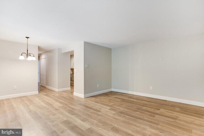 Building Photo - 304 Forbes St