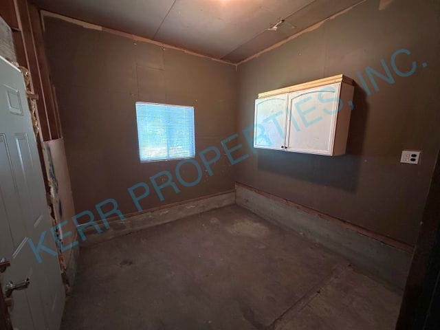Building Photo - 12407 NE Knott St