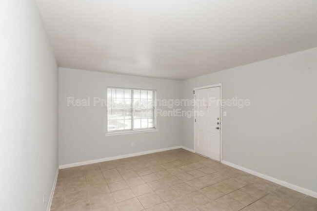 Building Photo - 3111 Falk Ct