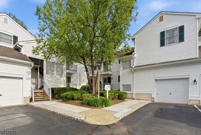 Building Photo - 130 Smithfield Ct