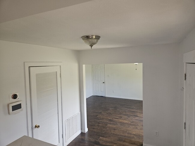 Building Photo - 619 Berwick Dr