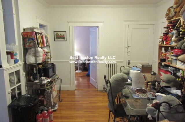 Building Photo - 11 Gray St