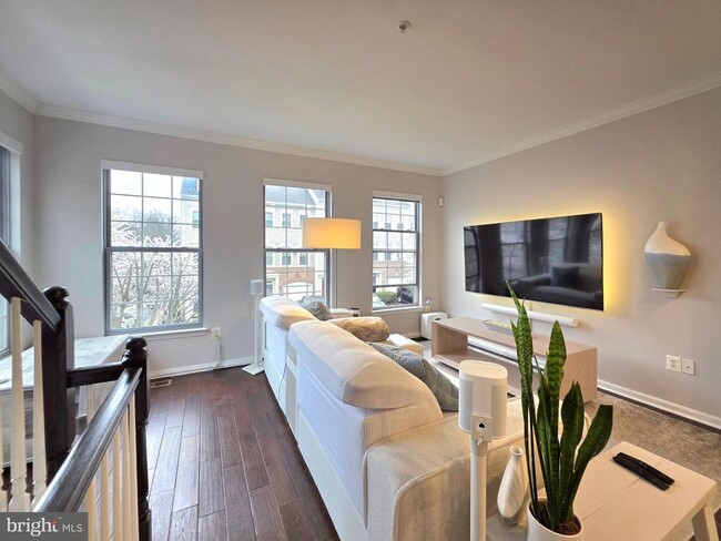 Building Photo - 5300 Arapaho Ln