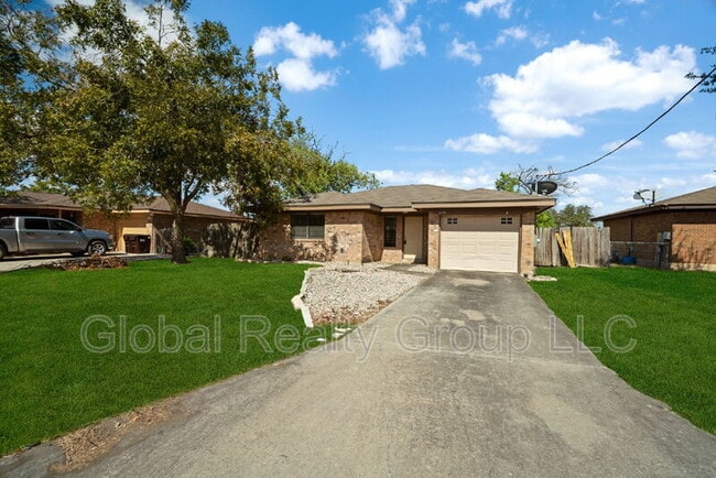 Building Photo - 309 Meadow Dr