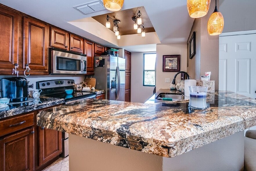 Building Photo - 7950 E Starlight Way