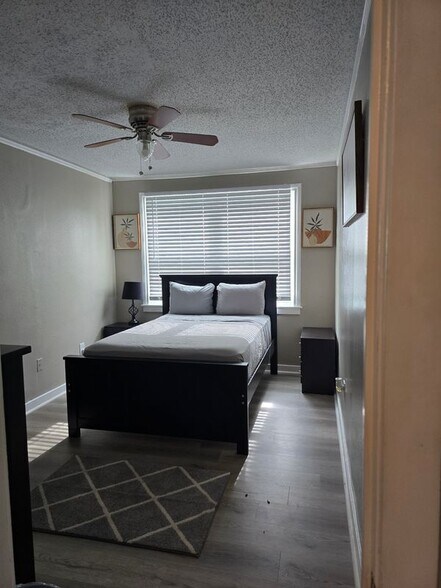 Building Photo - 912 Monticello Ave