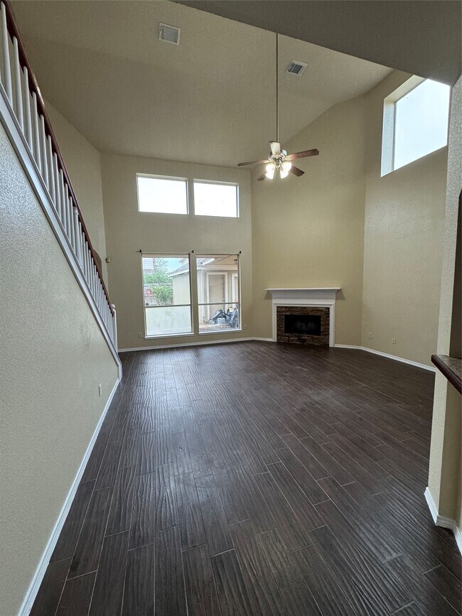 Building Photo - 12622 Riverhill Ct