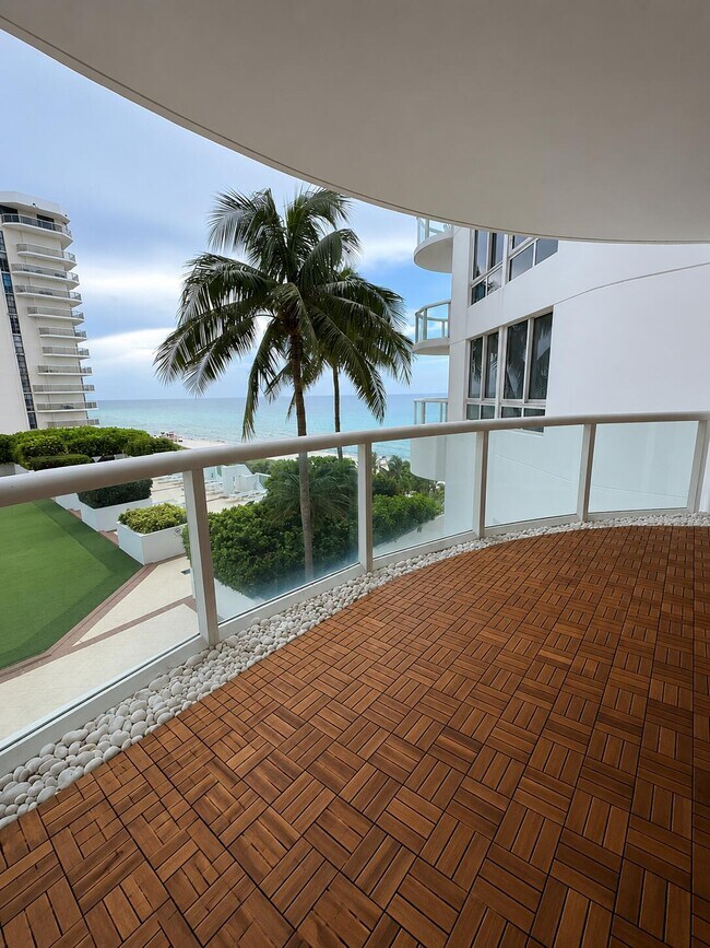 Building Photo - 6365 Collins Ave