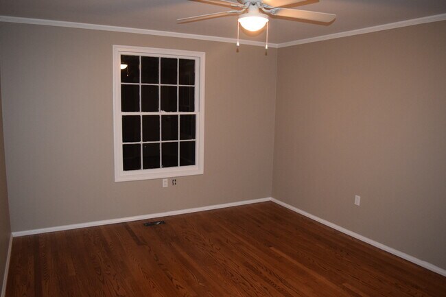 Building Photo - 6700 Kavanaugh Pl