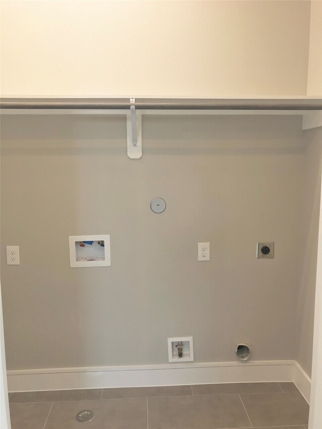 Building Photo - 1111 Edwards St