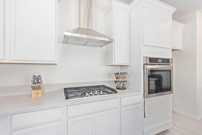 Building Photo - 3332 N 198th Ln