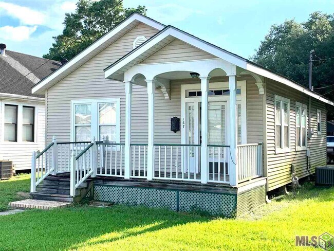 Primary Photo - Comfort, Convenience, and Charm—All in One...