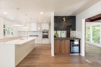 Building Photo - 884 Shrewsbury Ln