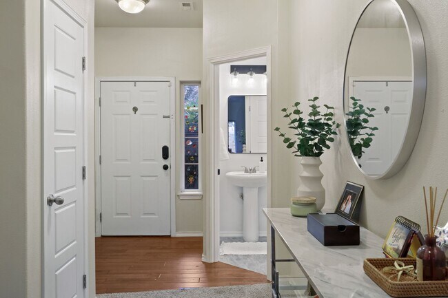 Building Photo - Well maintained 4 bedroom 2.5 bath home in Olympia School District.