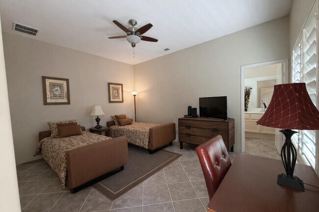 Building Photo - 83 N Kavenish Dr