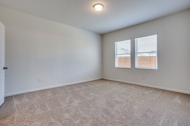 Building Photo - 304 Briar Cv