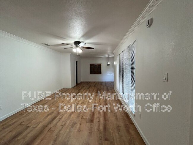 Building Photo - 8913 Sirocka Dr