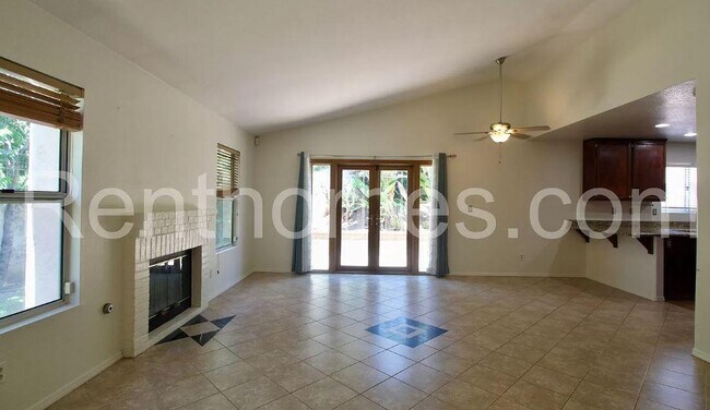 Building Photo - 1260 Corte Famosa