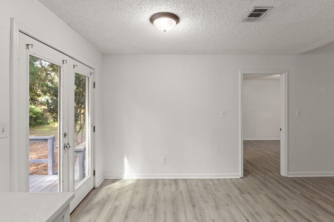 Building Photo - 334 Calhoun Ave
