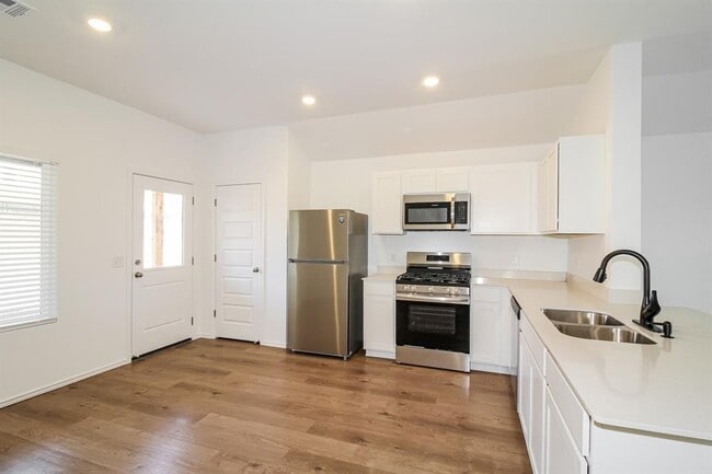 Building Photo - 1833 Rock Elm Dr