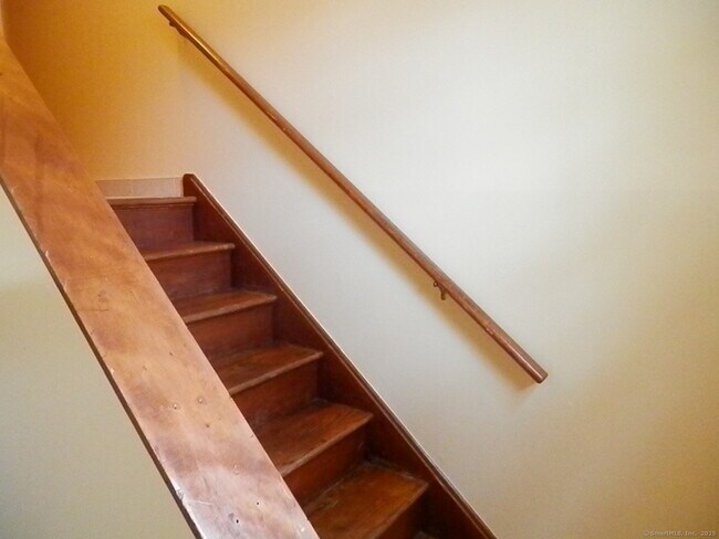 Building Photo - 47 Fort Hill Ave