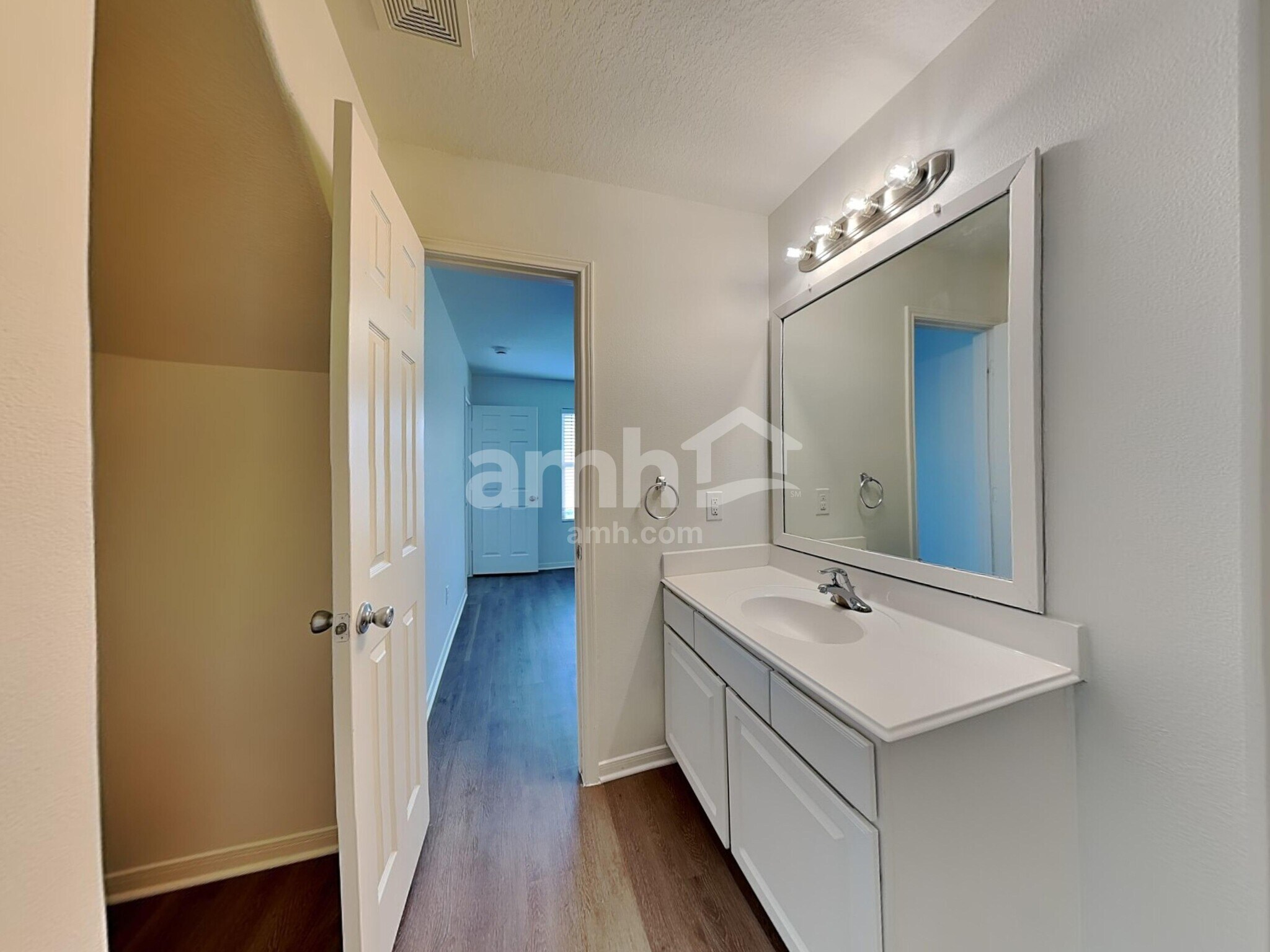 Building Photo - 16843 Blackberry Lily Ln