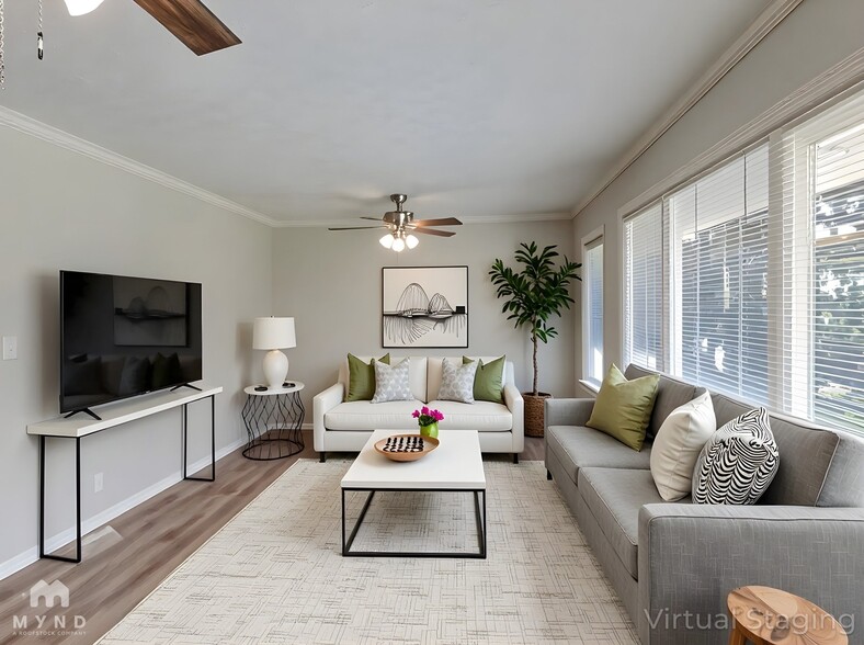 Building Photo - 906 King Dr SE