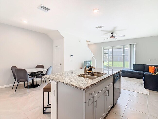 Building Photo - 1307 Mako Wy