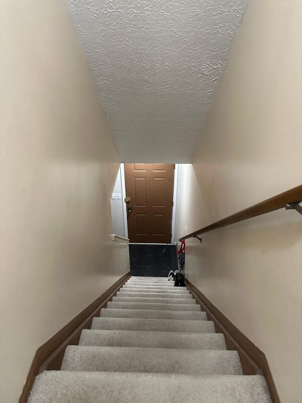 Building Photo - 183 Blakeford Dr