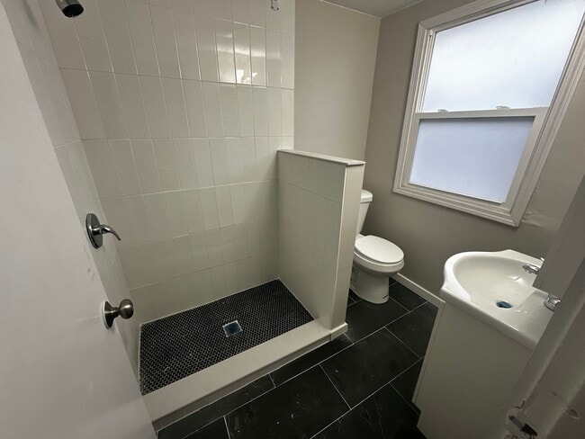 Building Photo - 3 Bedroom Home in Gary