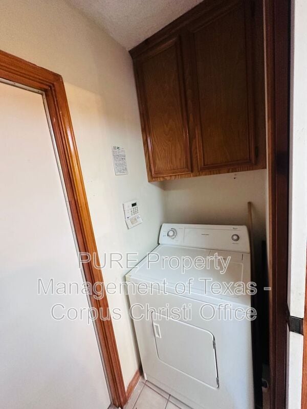 Building Photo - 4205 Snowbird Dr