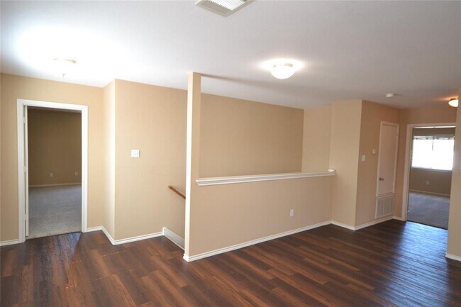Building Photo - 400 Washington Square Dr
