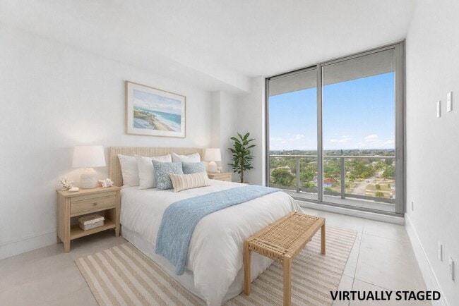 Building Photo - 220 Lake Shore Dr