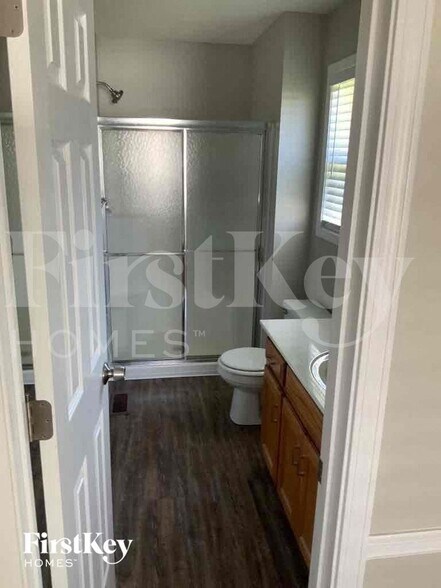 Building Photo - 7719 E 165th St