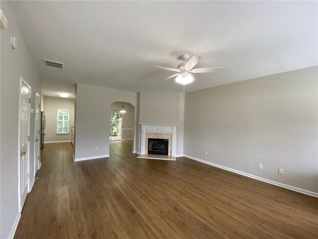 Building Photo - 677 Kenridge Dr