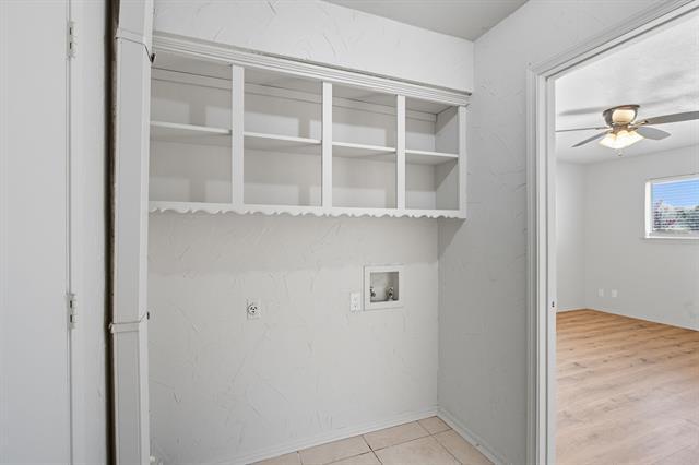 Building Photo - 10304 Oak Creek Dr