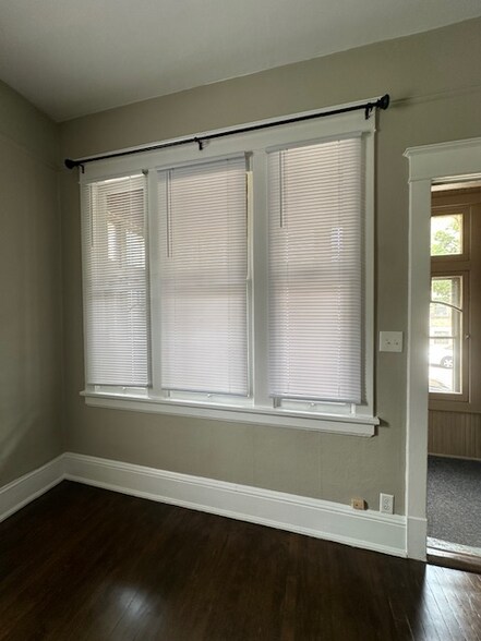 Building Photo - 919 E Clarke St