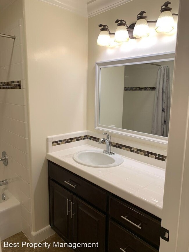 Building Photo - 4 br, 2 bath House - 223 Laguna Dr