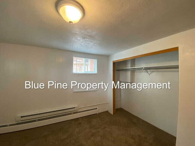 Building Photo - 598 W Center St
