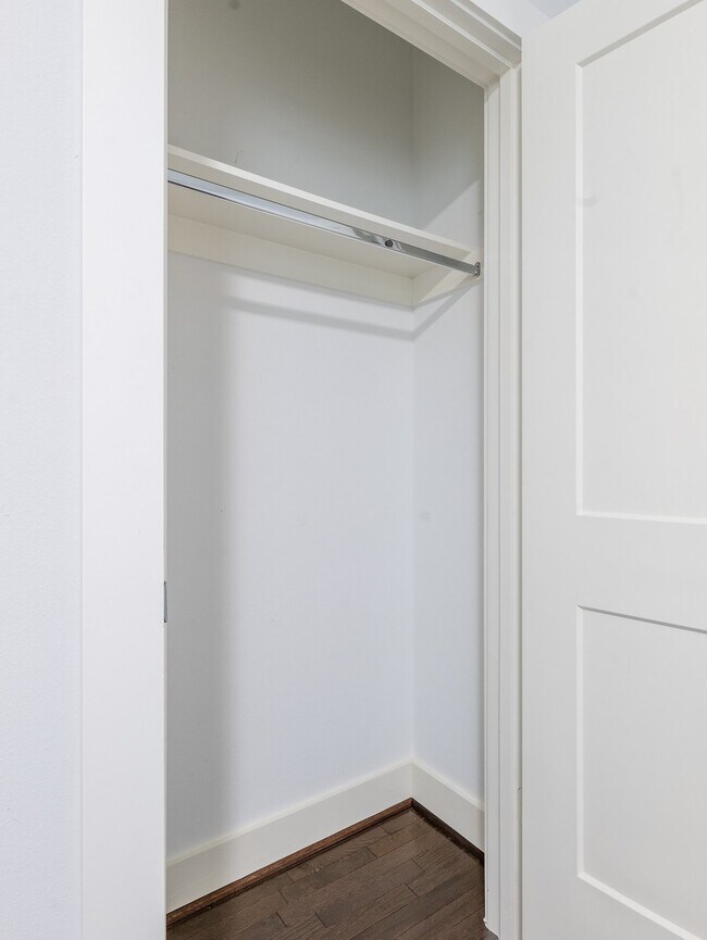 Building Photo - 210 E 32nd St