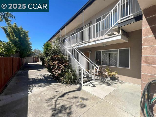 Building Photo - 2134 McGee Ave