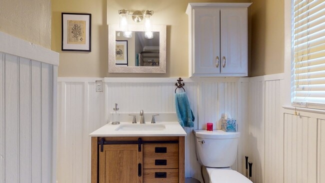 Building Photo - 110 Pinecliff Dr