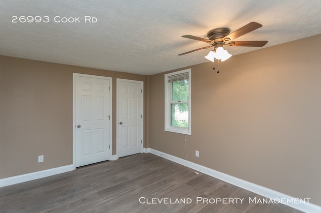 Building Photo - Newly Renovated Olmsted Twp Home