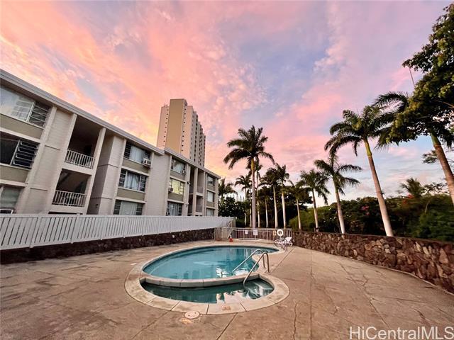 Building Photo - 98-1038-1038 Moanalua Rd