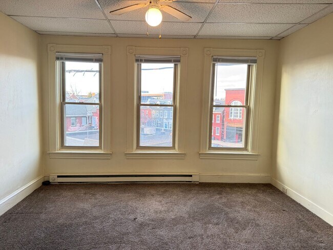 Building Photo - 416-418 Manor St.