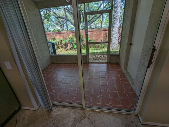 Building Photo - 12424 Berkeley Square Dr