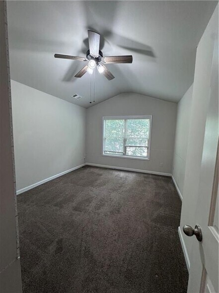 Building Photo - 2670 Maple Leaf Terrace