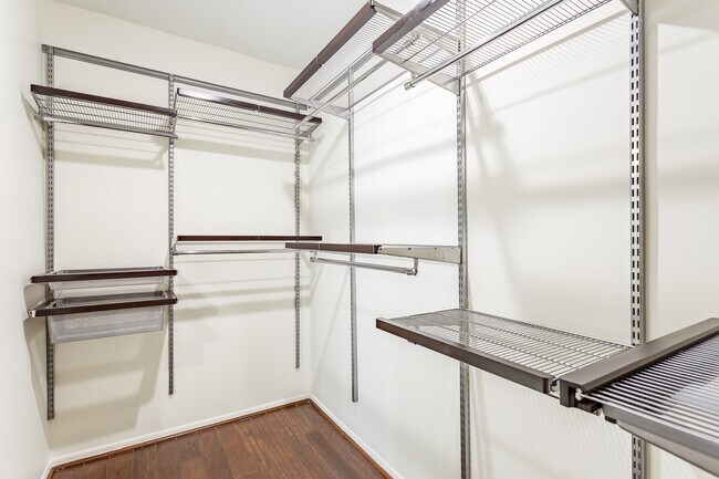 Building Photo - 1302 Marina Bay Dr