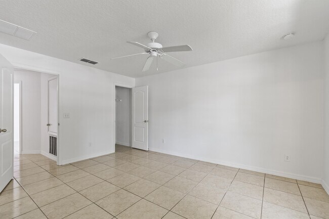 Building Photo - 108 Sundown Ct